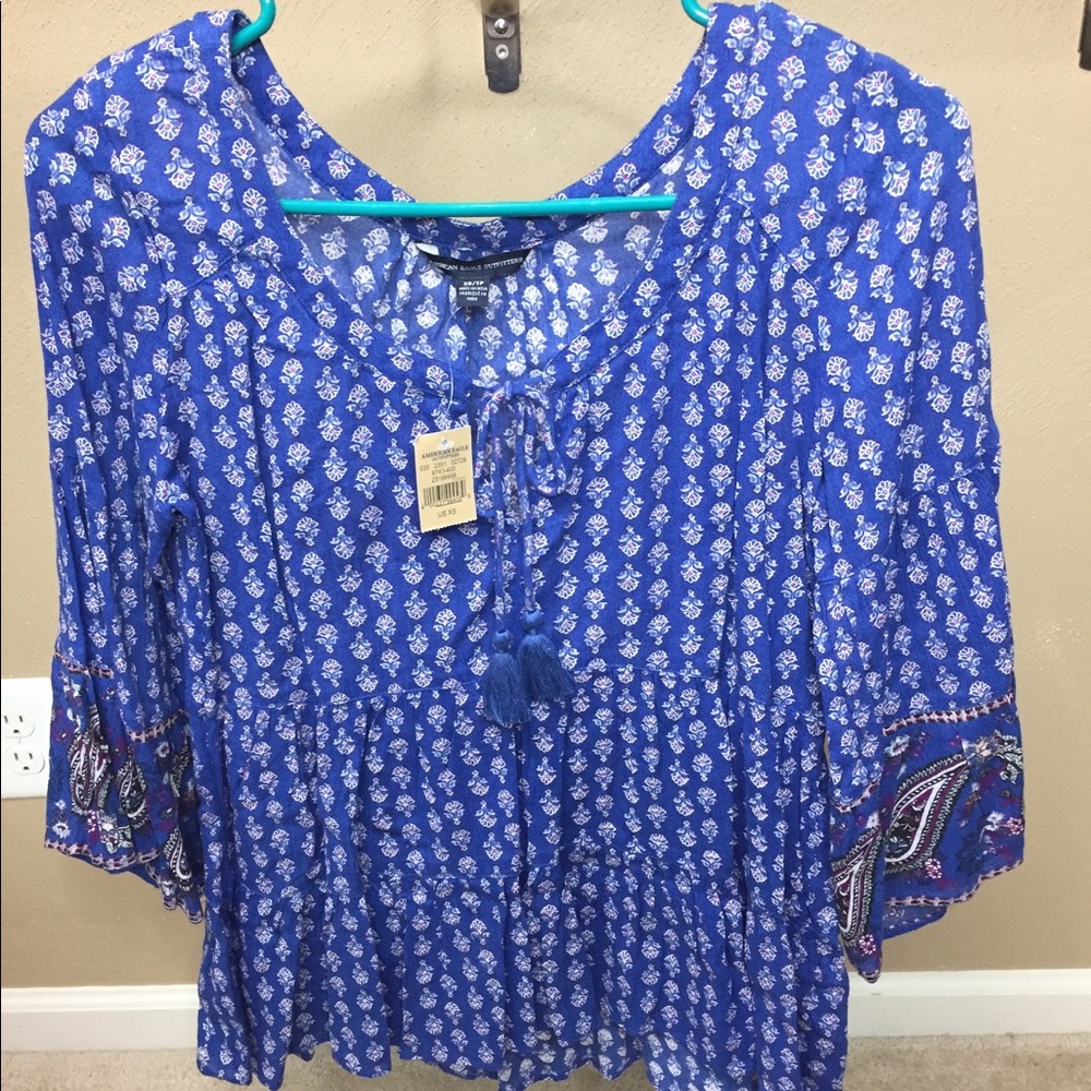 American Eagle flowy shirt