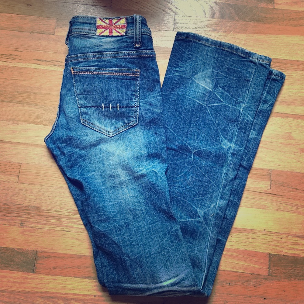 Destroyed jeans from Machine. 2️⃣0️⃣➖