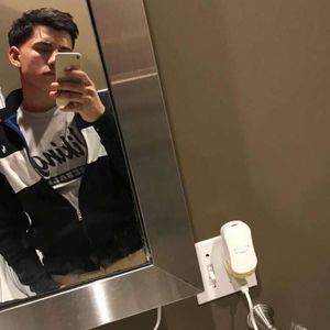 Meet your Posher, Cameron