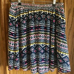 Cute summer time skirt!! SIZE MEDIUM