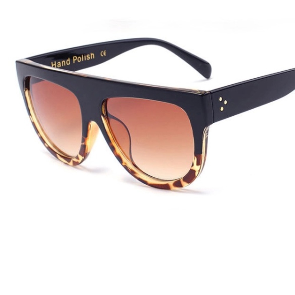 Gorgeous two tone sunnies