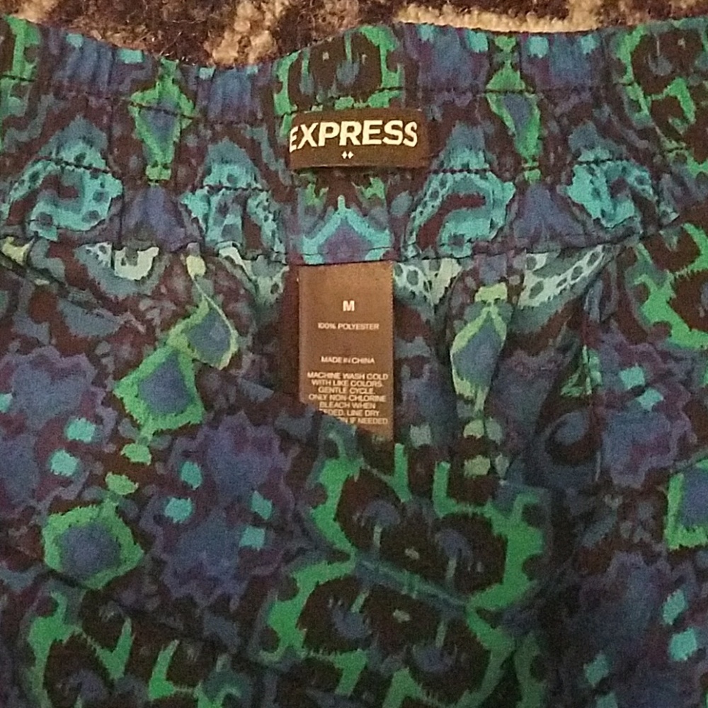 Express patterned shorts - Picture 2 of 2