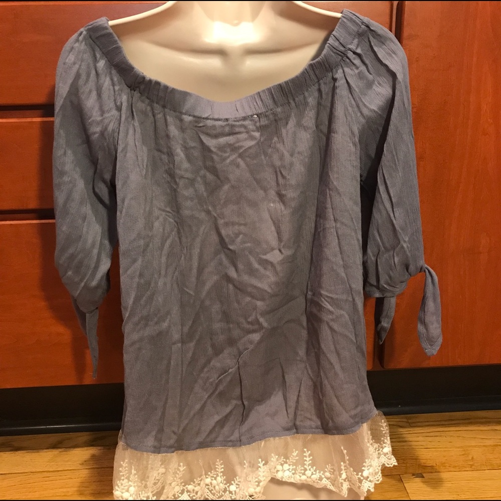 Embroidered Top With Tie Sleeves And Lace - Picture 6 of 8