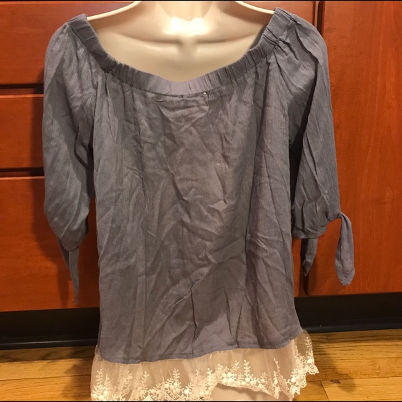 Embroidered Top With Tie Sleeves And Lace - Picture 6 of 8