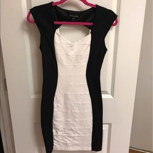 Black and White fitted dress REDUCED PRICE‼️
