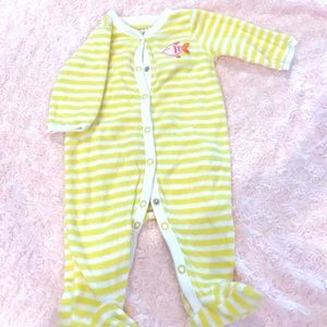 🔥Fishie yellow pajamas 3 month🔥