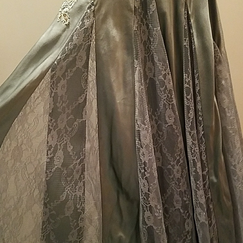 Evening gown - Picture 4 of 6