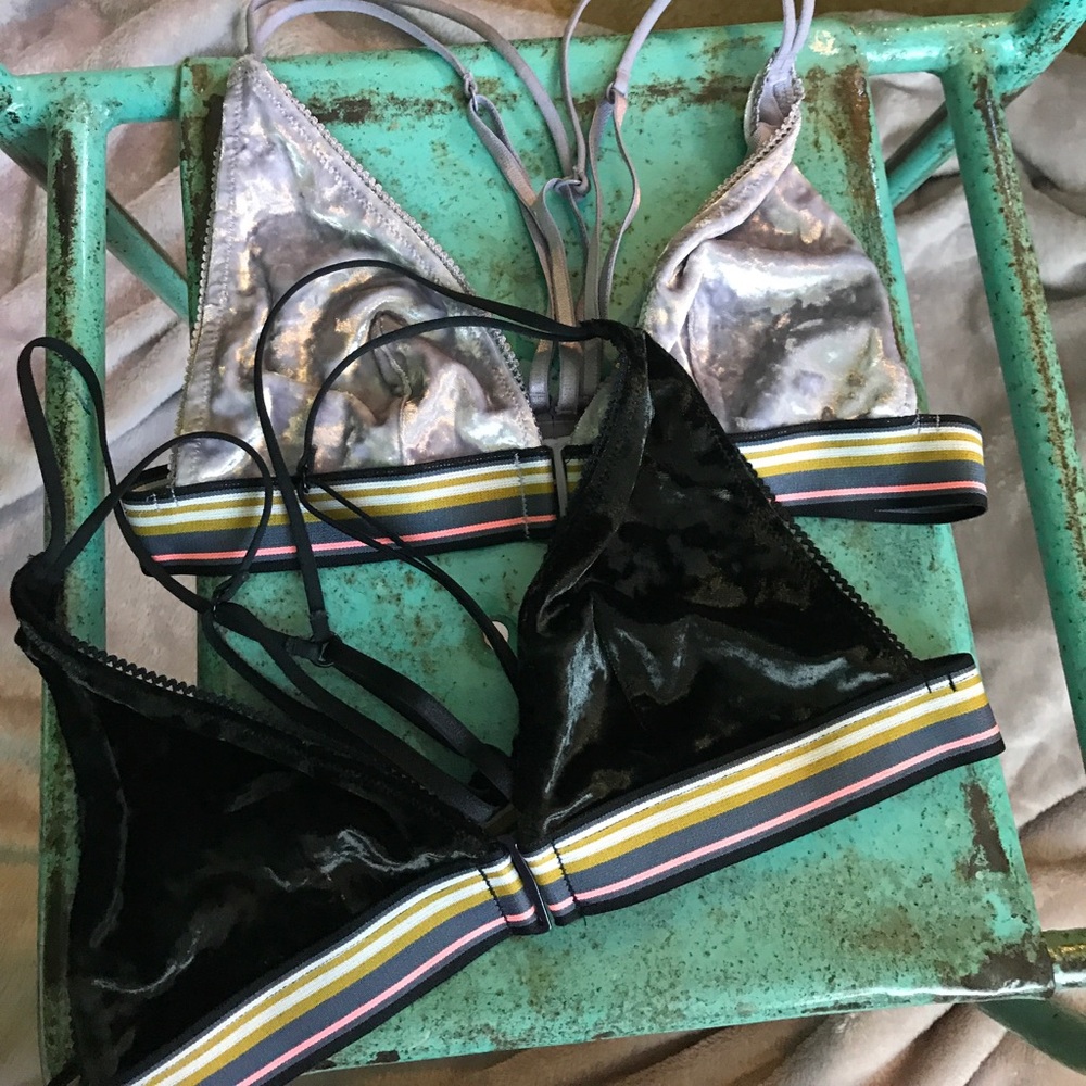 VICTORIA SECRET LE VELVET BRALETTES