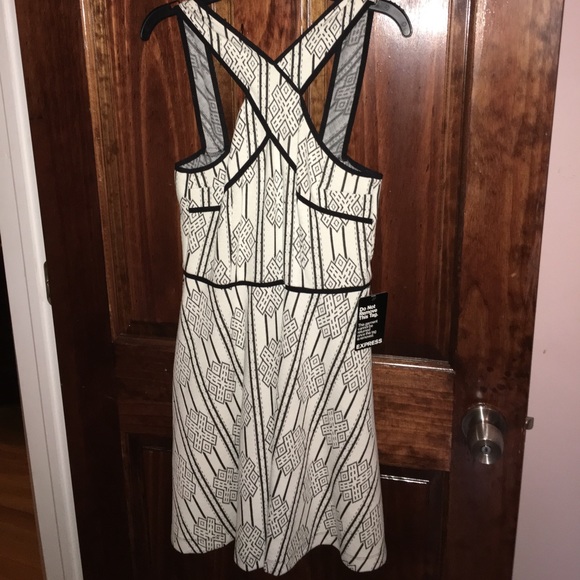 Express white and black dress - Picture 2 of 3