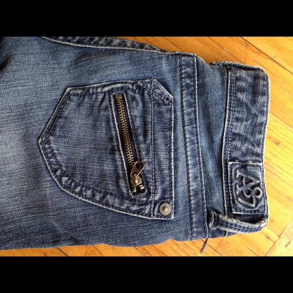 Aero Jeans that make your butt look amazing! 👖🍑 - Picture 4 of 7