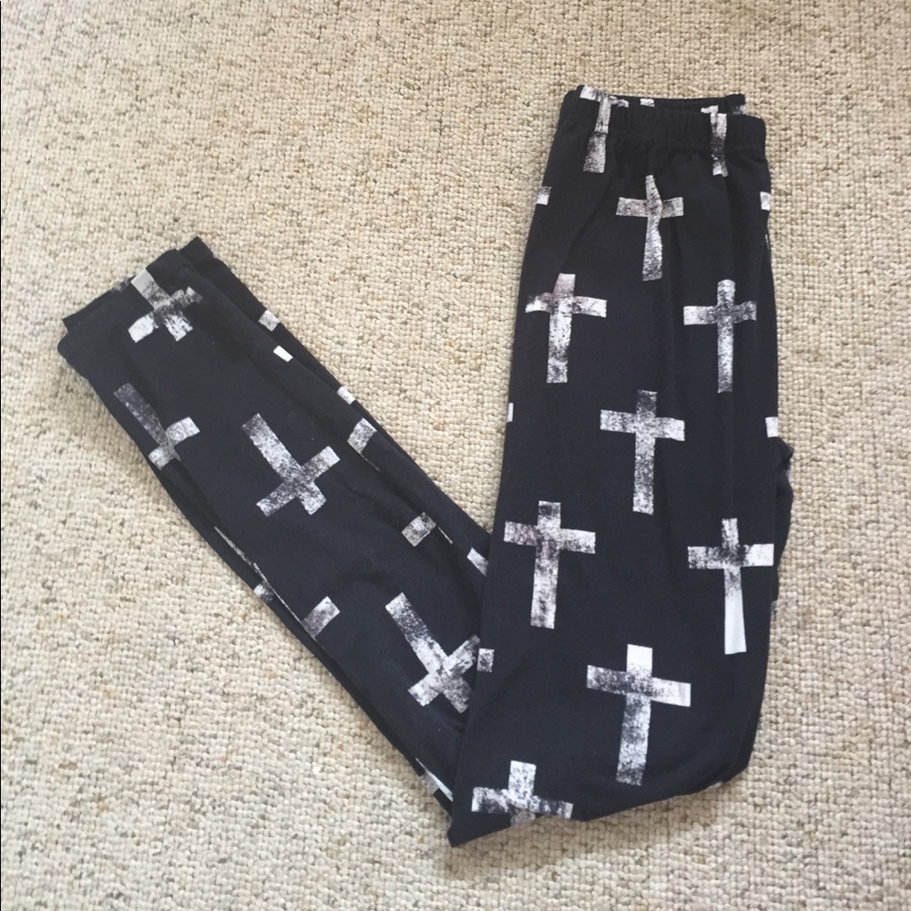 Cross Leggings