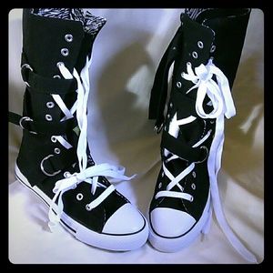 High Top Sneakers size 9