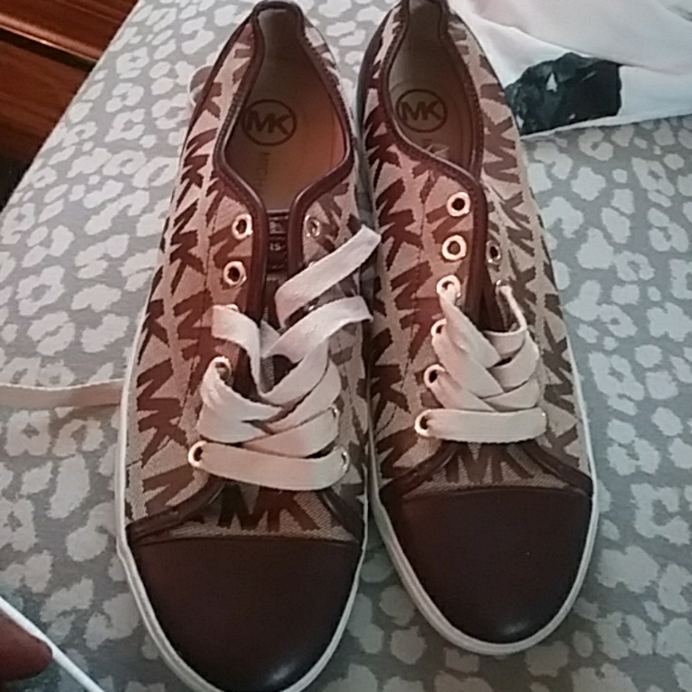 Michael kors womans sneakers