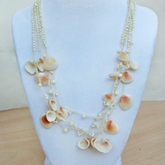 Layered Shell Necklace - Picture 2 of 4