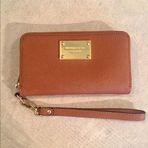 Michael Kors Wristlet Wallet