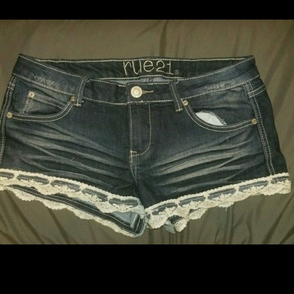 Jean shorts with lace trim