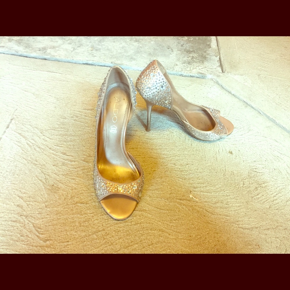 Glitzy, fun, sparkle and shine heel!