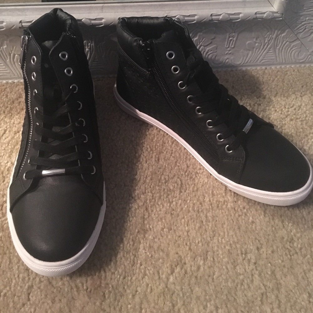 Steve Madden High Top Sneaker
