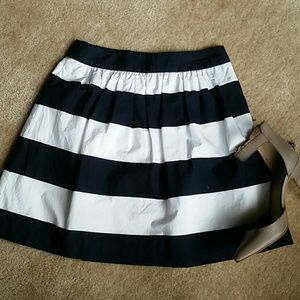 Side zip Banana Republic size 0 skirt