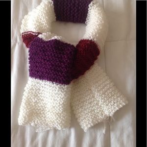 Knitted scarf