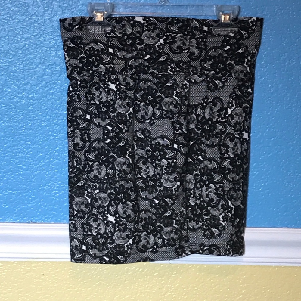 Black and white mini skirt