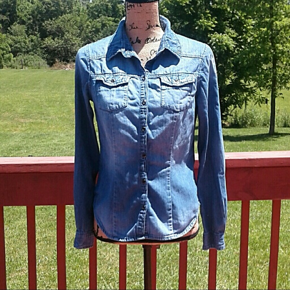 H&M Tops - H&M denim long sleeve button up
