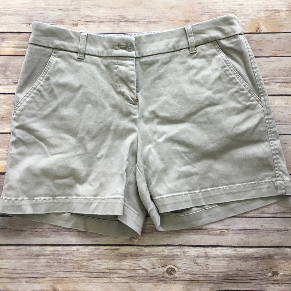 Southern Tide Caroline shorts size 8! Tan.