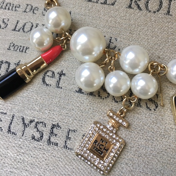 Makeup Charm pearl necklace.  Brand new! - Picture 2 of 3