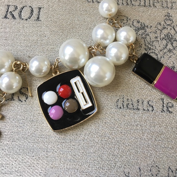 Makeup Charm pearl necklace.  Brand new! - Picture 3 of 3