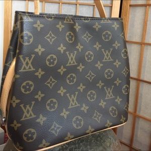 Set of 2 Purses with adjustable strap