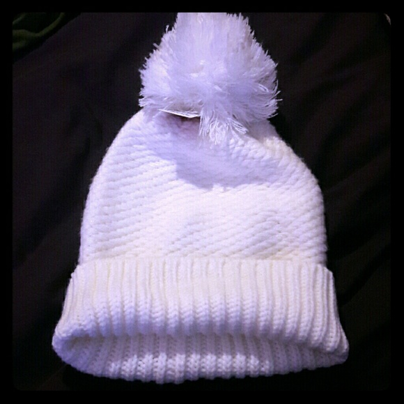 Merona Accessories - 🛑white beanie