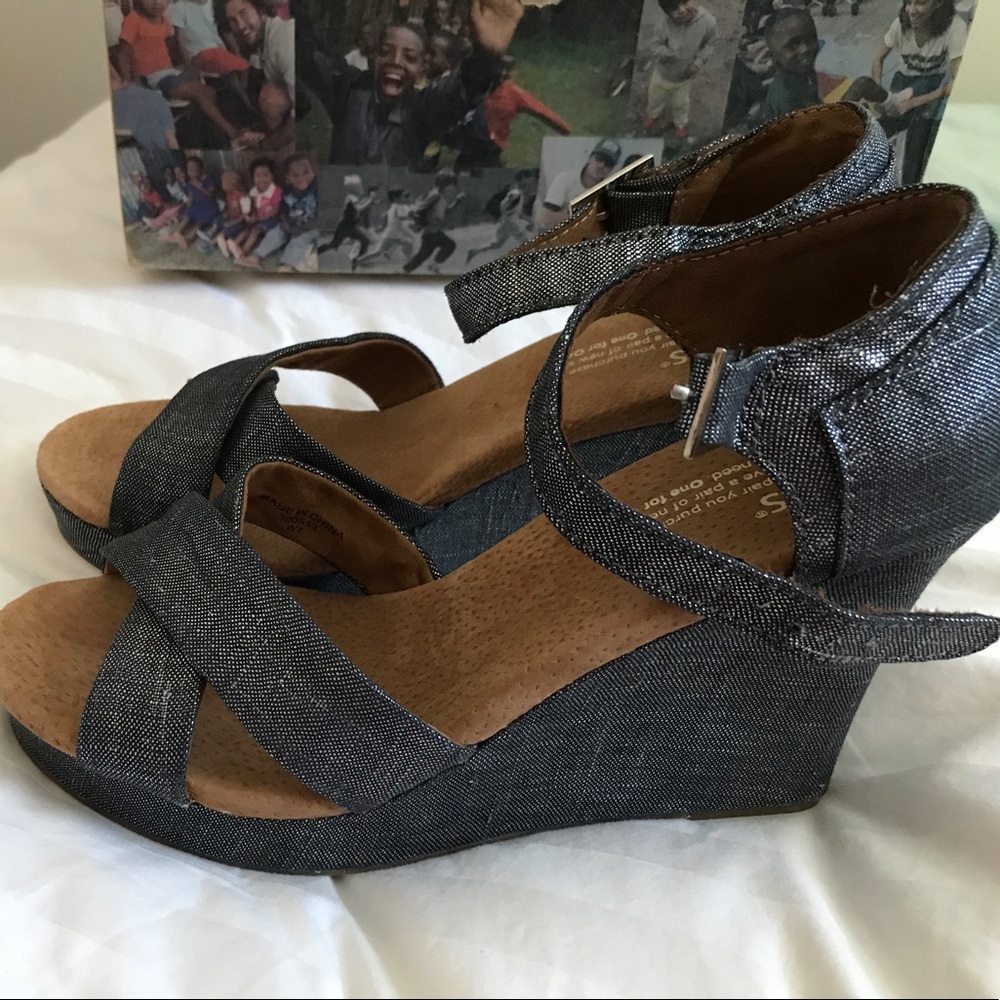 Black Metallic Strappy Wedge