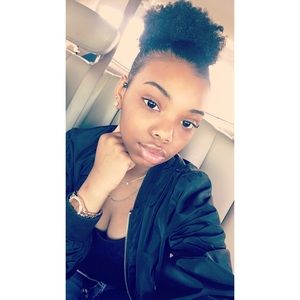 Meet your Posher, Dedriana