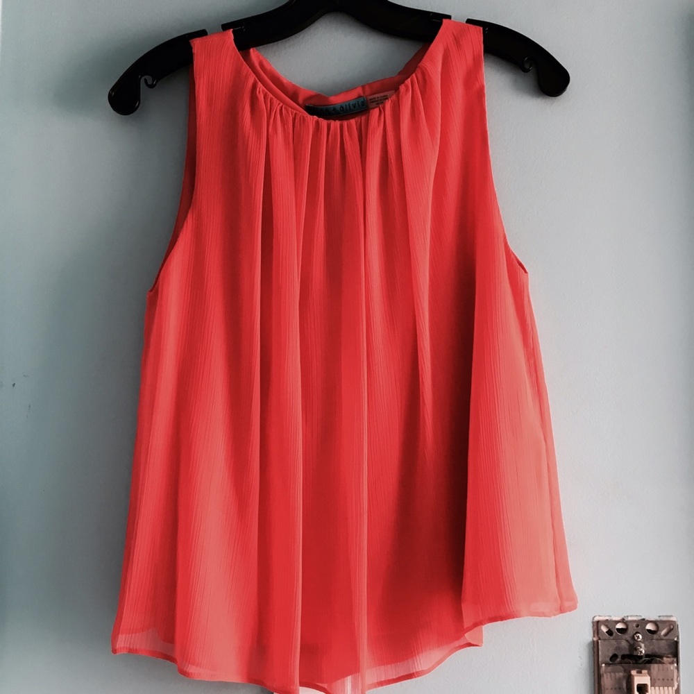 ✨SALE✨ Alice & Olivia Crinkled Chiffon Tank