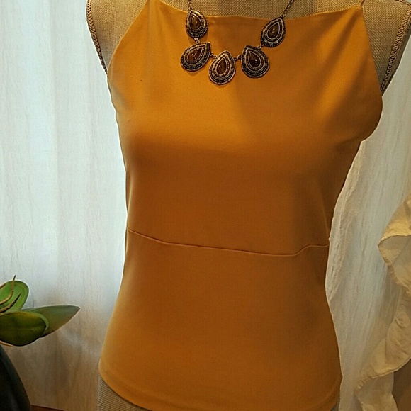 🎉HOST PICK🎉 Express Top - Picture 3 of 8