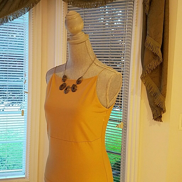 🎉HOST PICK🎉 Express Top - Picture 2 of 8