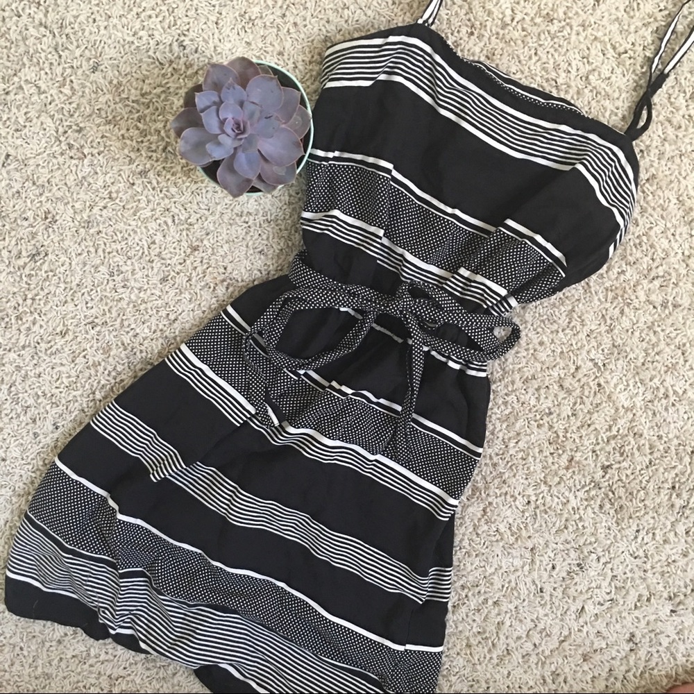 GAP Black and Cream stripped summer dress