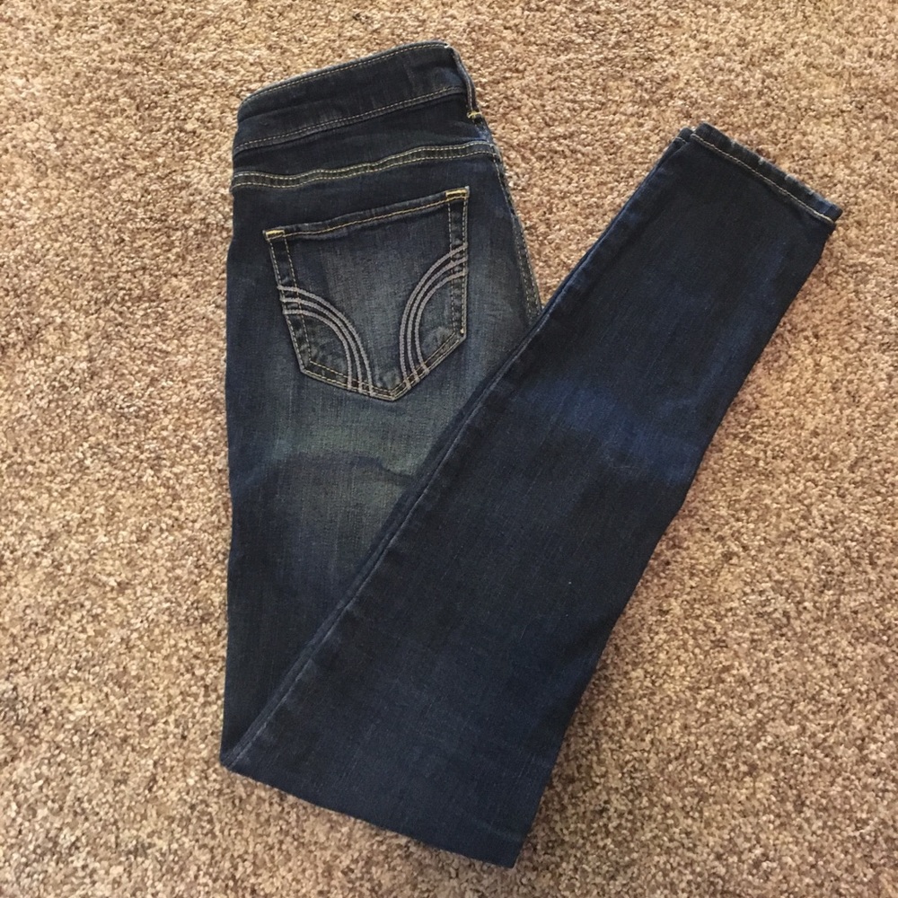 Hollister Skinny jeans! Size: 3S