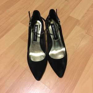 Selling BCBG Shoe size 6