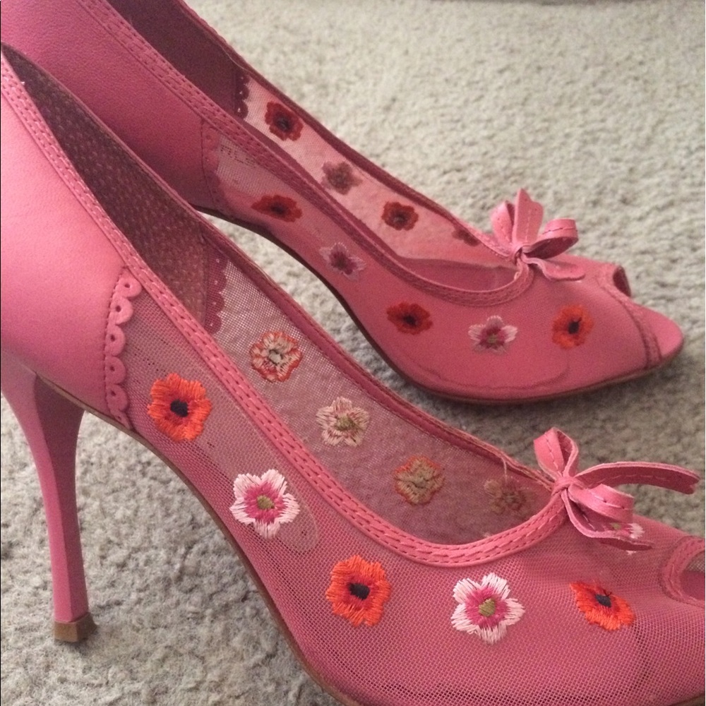BCBG  Leather Girls Peep Toe 👠💯 - Picture 4 of 5
