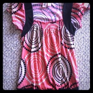 Summer top with elastic at the bottom.