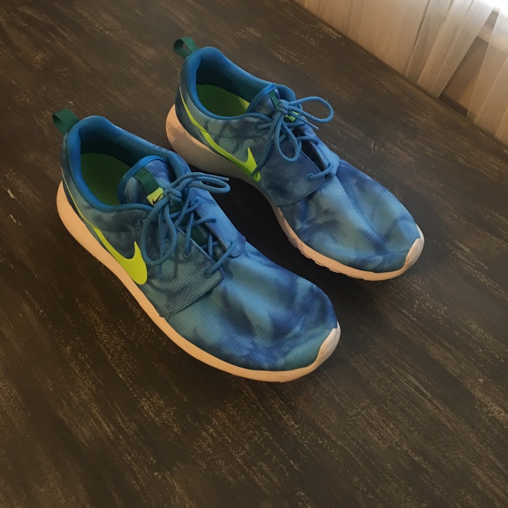 Men's Nike Roshe size 12