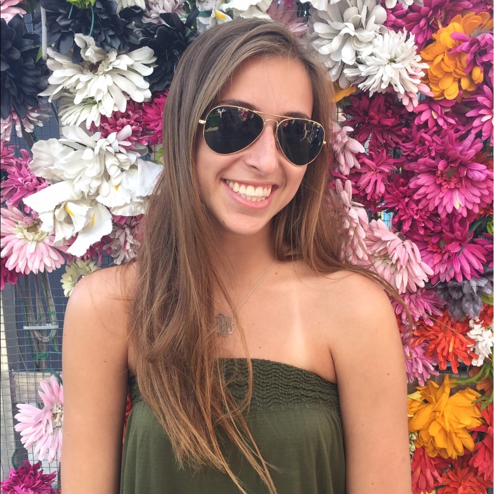 Meet your Posher, Julia