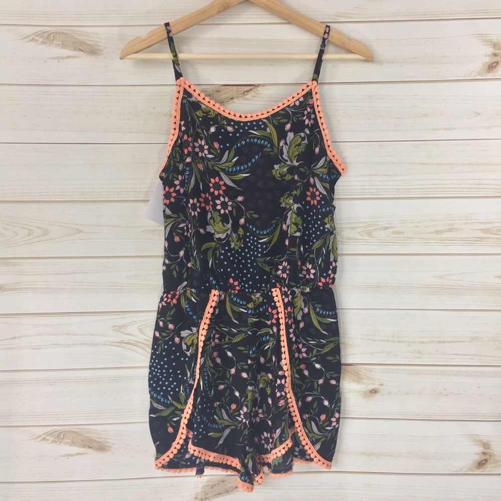 💙  LAST ONE 💙 Floral Print Romper - Picture 4 of 8