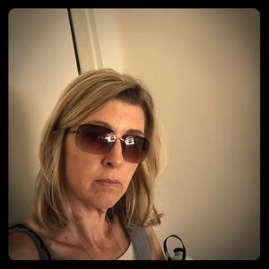 Meet your Posher, Monica