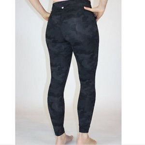 Lululemon black camo wonder unders Like new