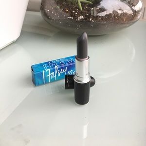 MAC HALSEY *limited edition* gray lipstick