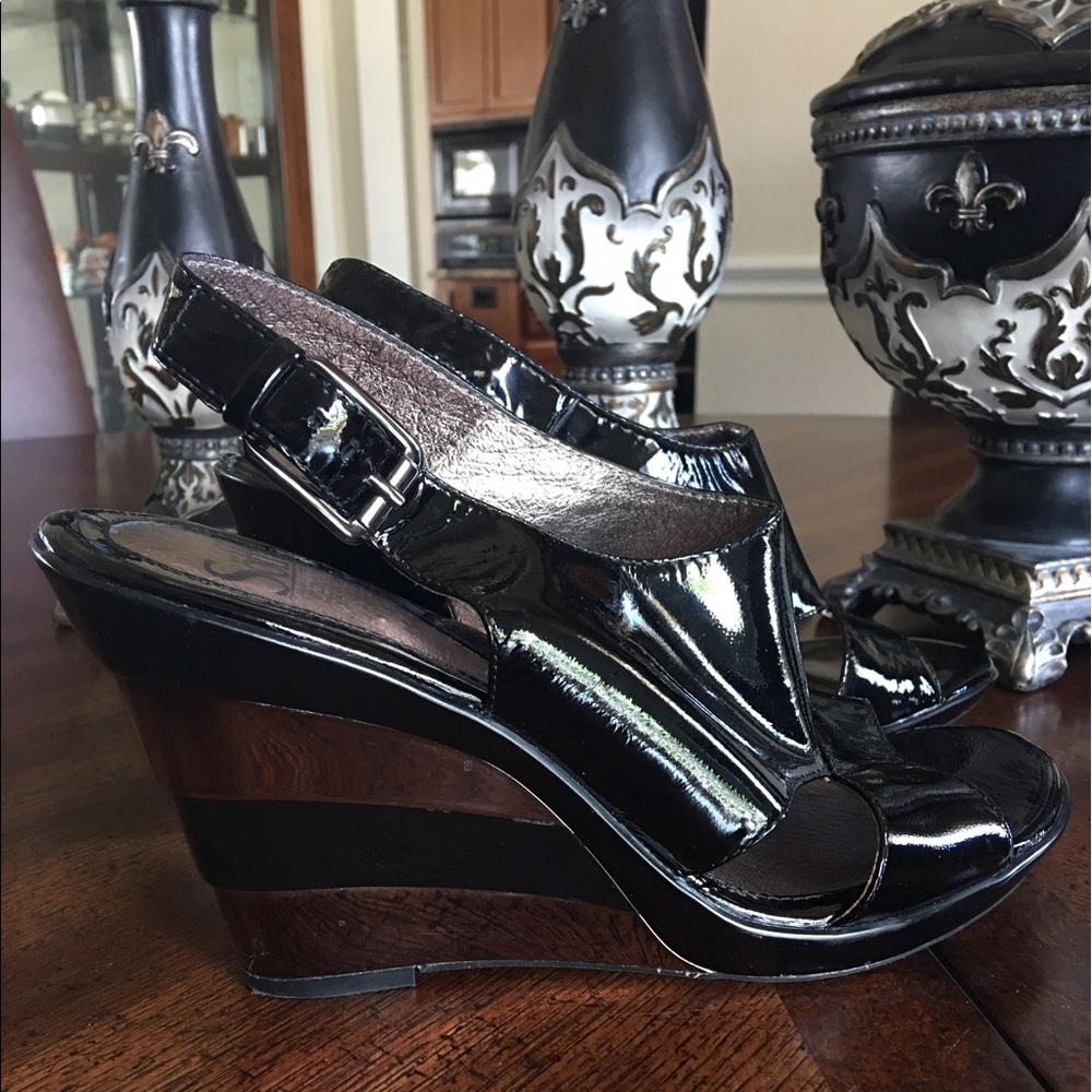 NEW! Sofft Black patent leather platform shoes