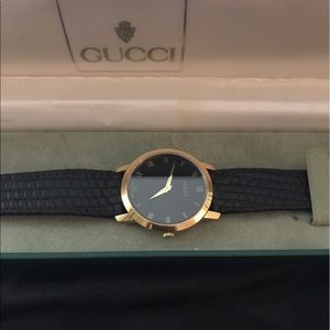 Gucci watch 2200mm