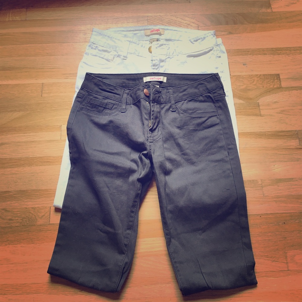 Bundle of a gray & white skinny pants. 2️⃣0️⃣➖